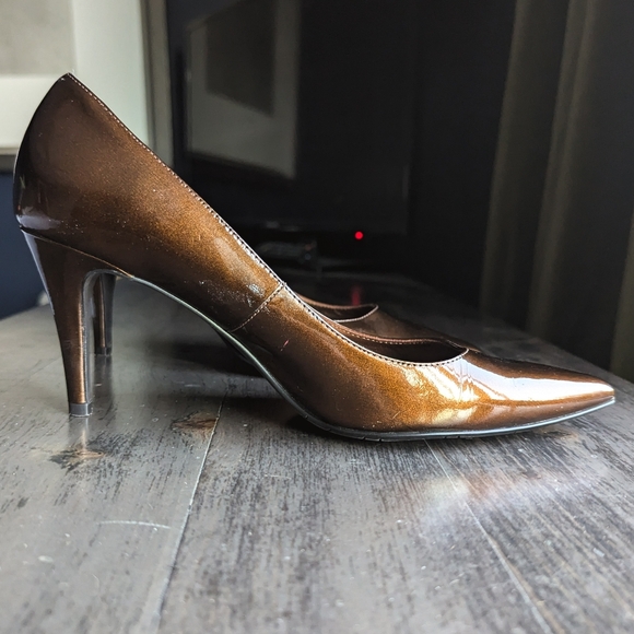 Pre-loved First Pumps in a beautiful Copper Color - size - Picture 10 of 14